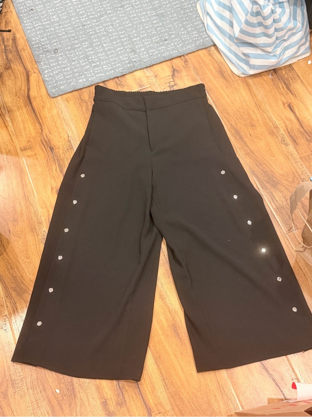 Zara Black Wide-Leg Culotte Pants with Side Stud Detail